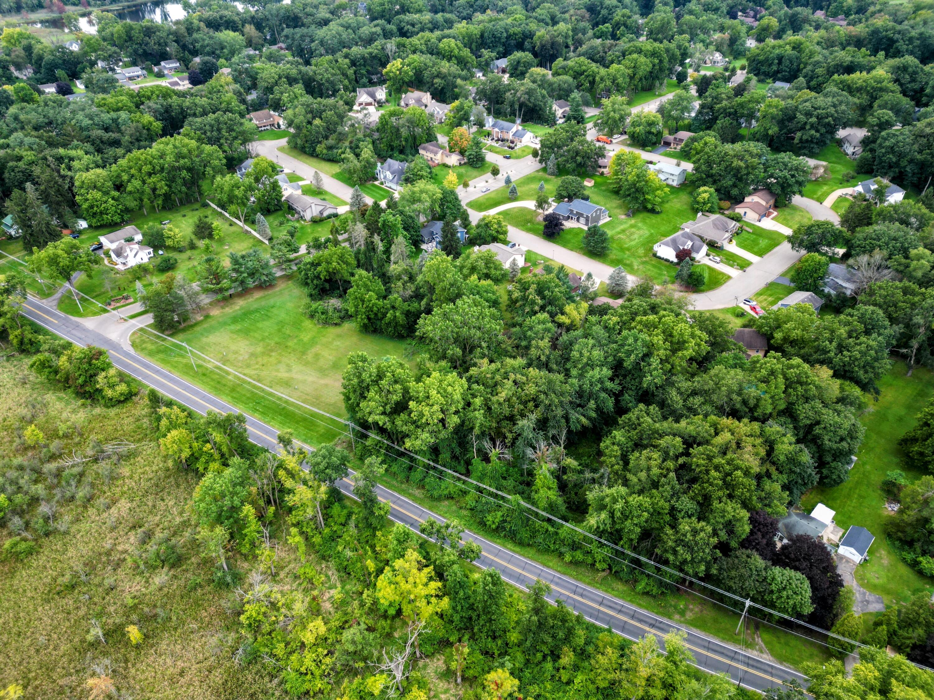 5000 South Jackson Road Jackson, MI 49201 - Photo 4 of 10 4