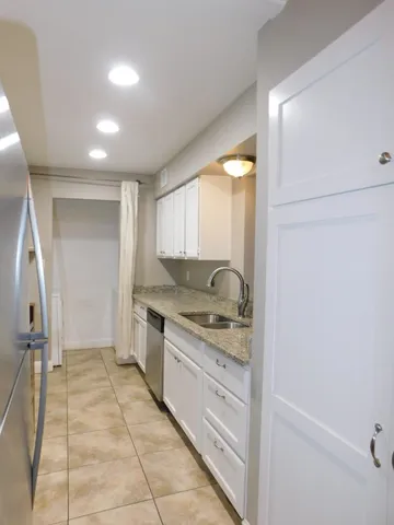 $1,900 | 1604 Summer Creek Court, Unit B, Austin, TX 78704