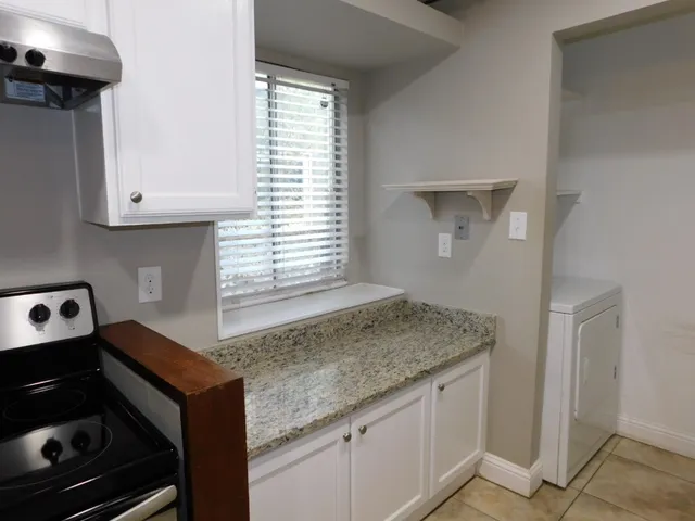 $1,900 | 1604 Summer Creek Court, Unit B, Austin, TX 78704