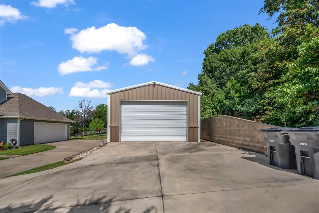 177 Horizon Circle Azle, TX 76020 - Photo 9 of 40