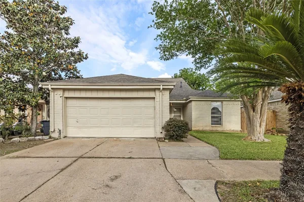 $2,000 | 6327 Lynkat Lane, Houston, TX 77083