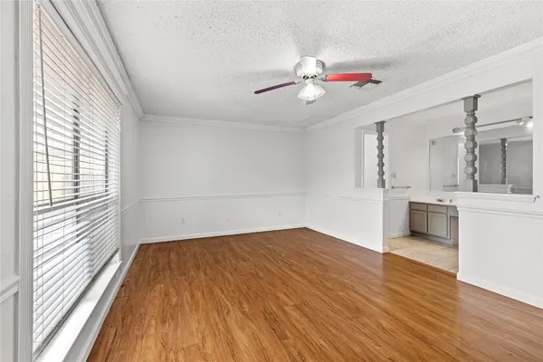 $2,000 | 6327 Lynkat Lane, Houston, TX 77083