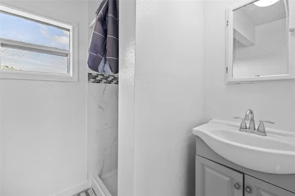 $2,000 | 6327 Lynkat Lane, Houston, TX 77083