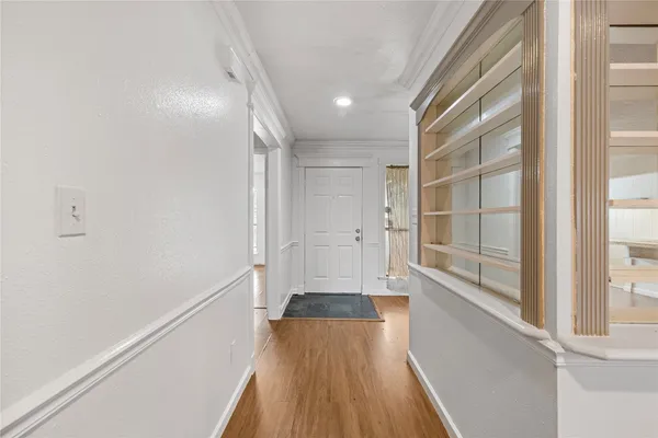 $2,000 | 6327 Lynkat Lane, Houston, TX 77083