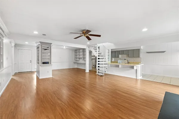 $2,000 | 6327 Lynkat Lane, Houston, TX 77083