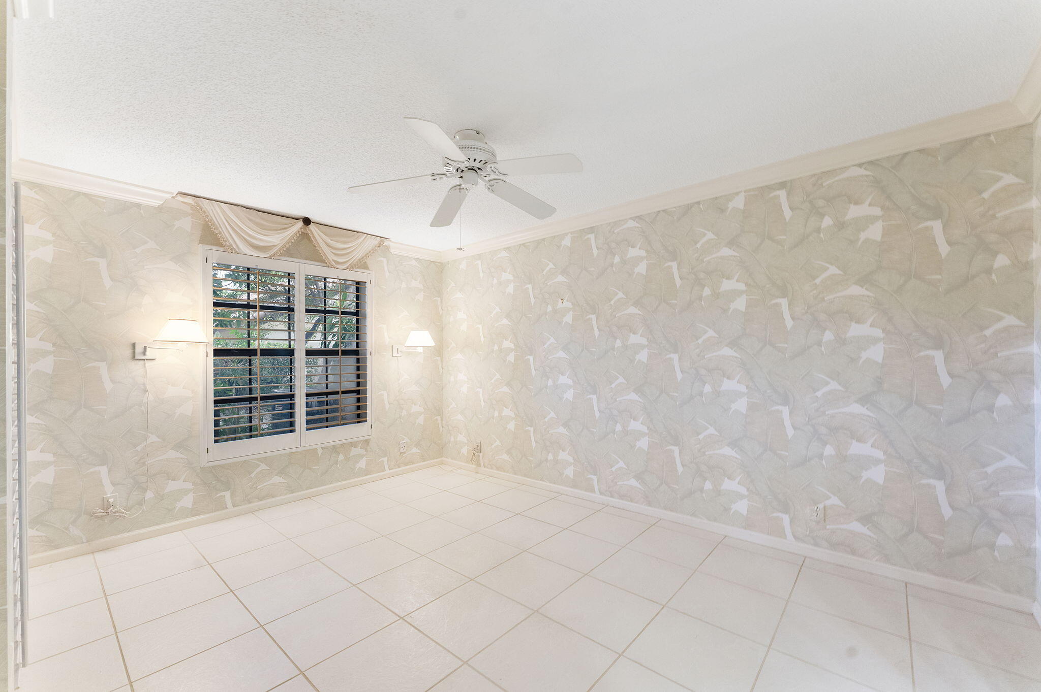 3088 Inglewood Terrace Boca Raton, FL 33431 - Photo 14 of 30 a view of an empty room with a window