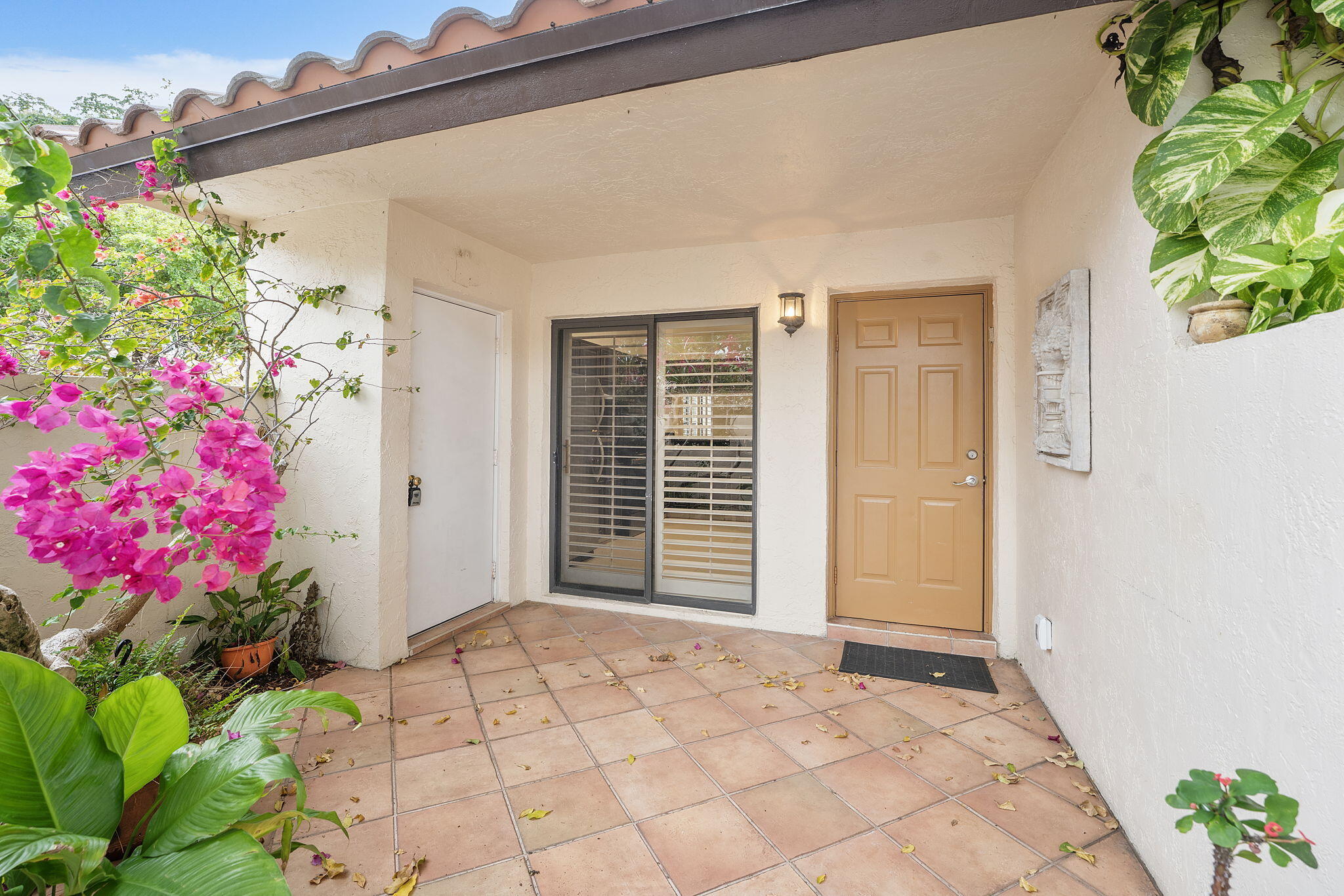 3088 Inglewood Terrace Boca Raton, FL 33431 - Photo 2 of 30 a front view of a house