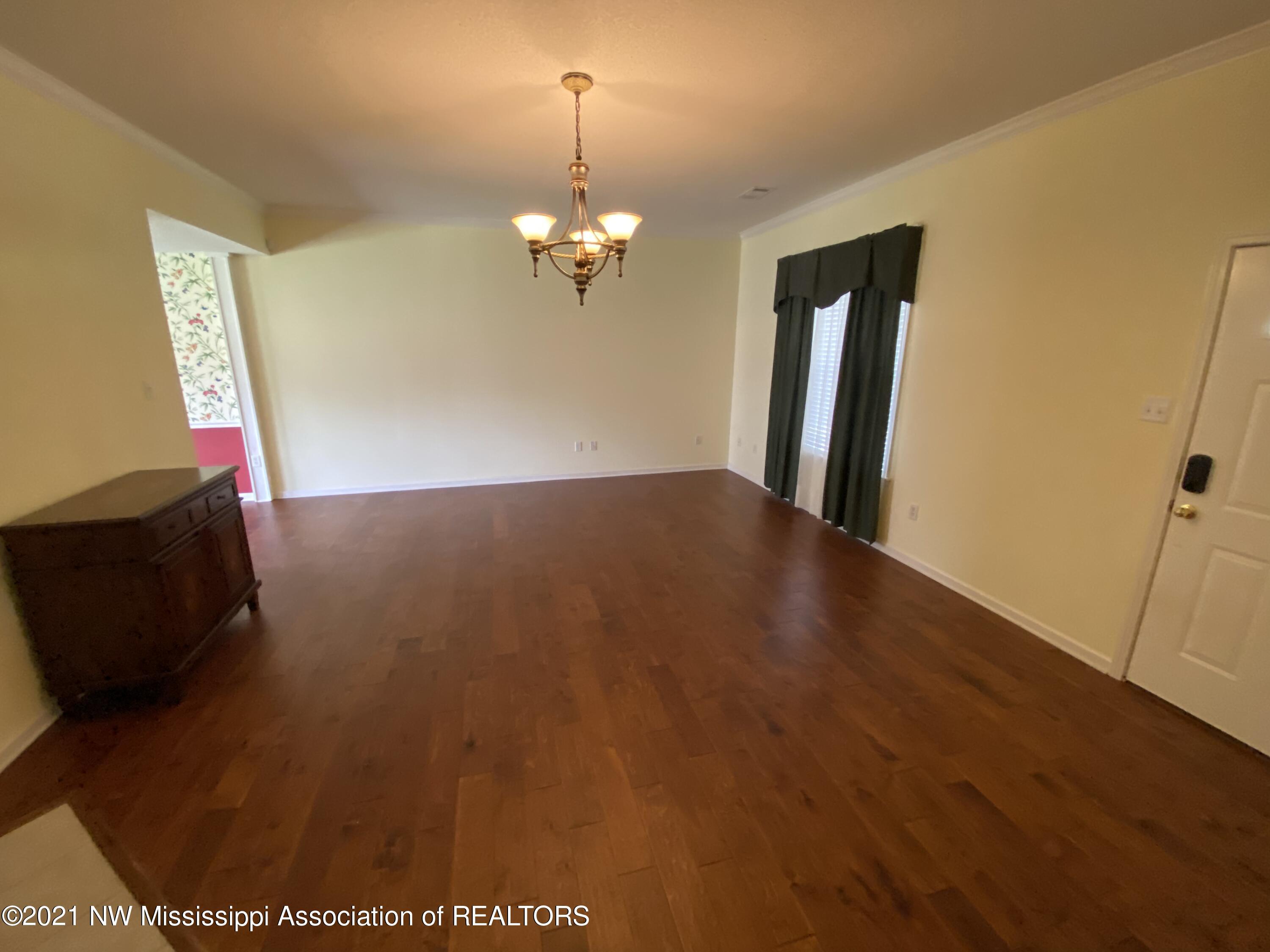 7643 Alexanders Ridge Cove Olive Branch, MS 38654 - Photo 9 of 23 4BF5DF4C-7AAD-4322-8713-03EF494405AB