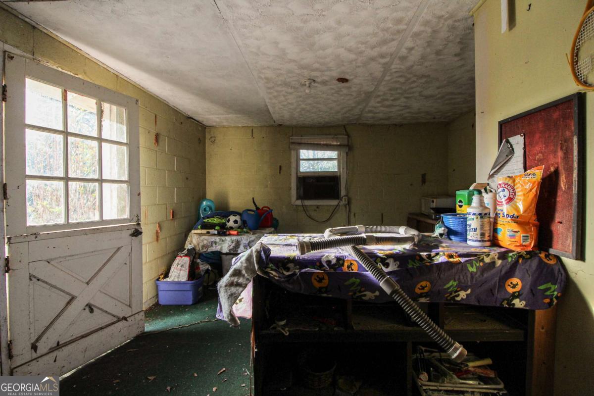 921 Highway 72 Comer, GA 30629 - Photo 40 of 55 a view of a room with gym equipment