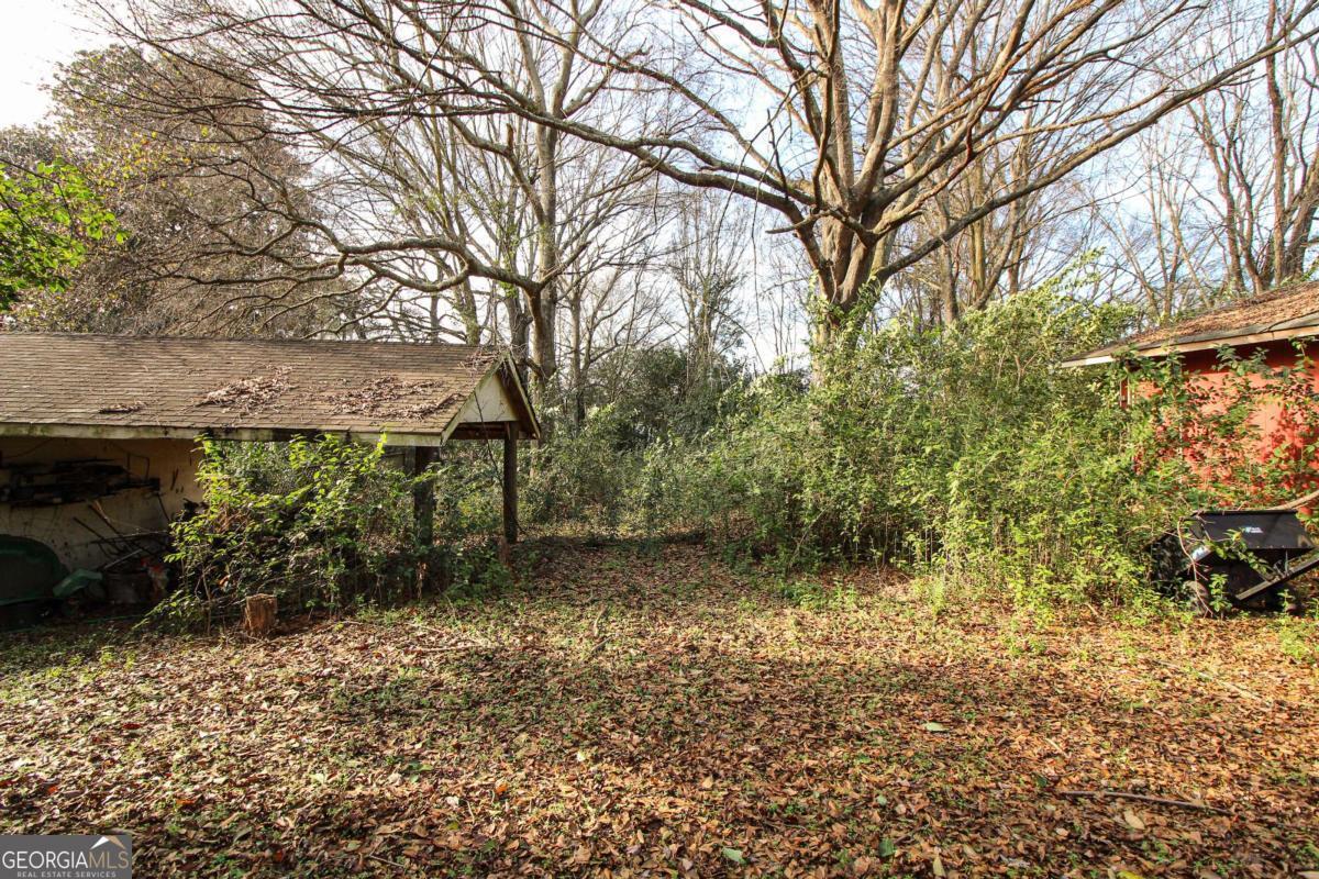 921 Highway 72 Comer, GA 30629 - Photo 43 of 55 a backyard of a house with lots of green space