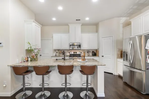 $379,900 | 3922 Canton Jade Way, Arlington, TX 76005