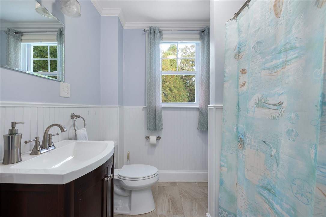 127 West Main Road Middletown, RI 02842 - Photo 27 of 33 2nd floor full bath