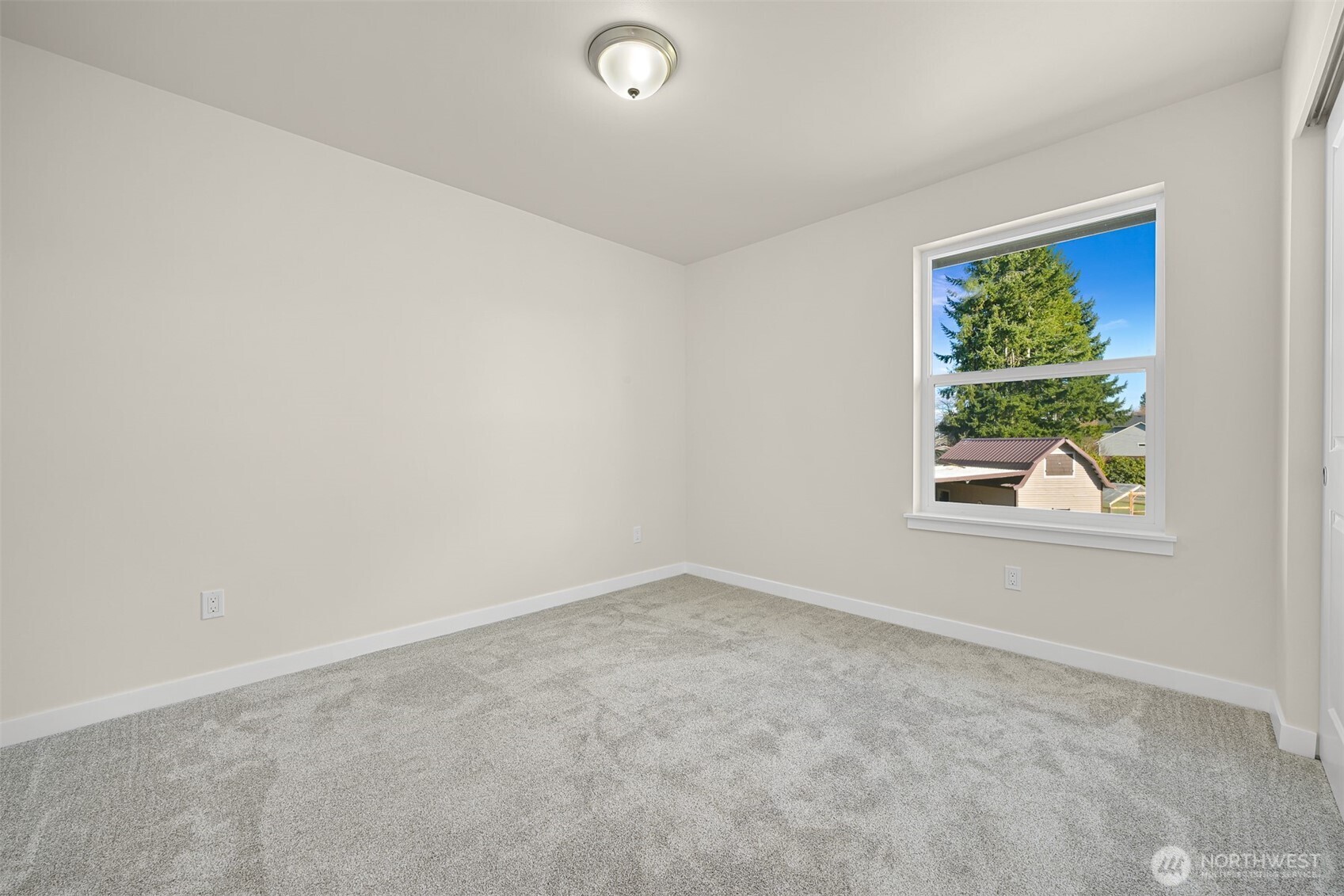 710 A F & S Grade Road, Unit B Sedro-Woolley, WA 98284 - Photo 21 of 38 an empty room with a window