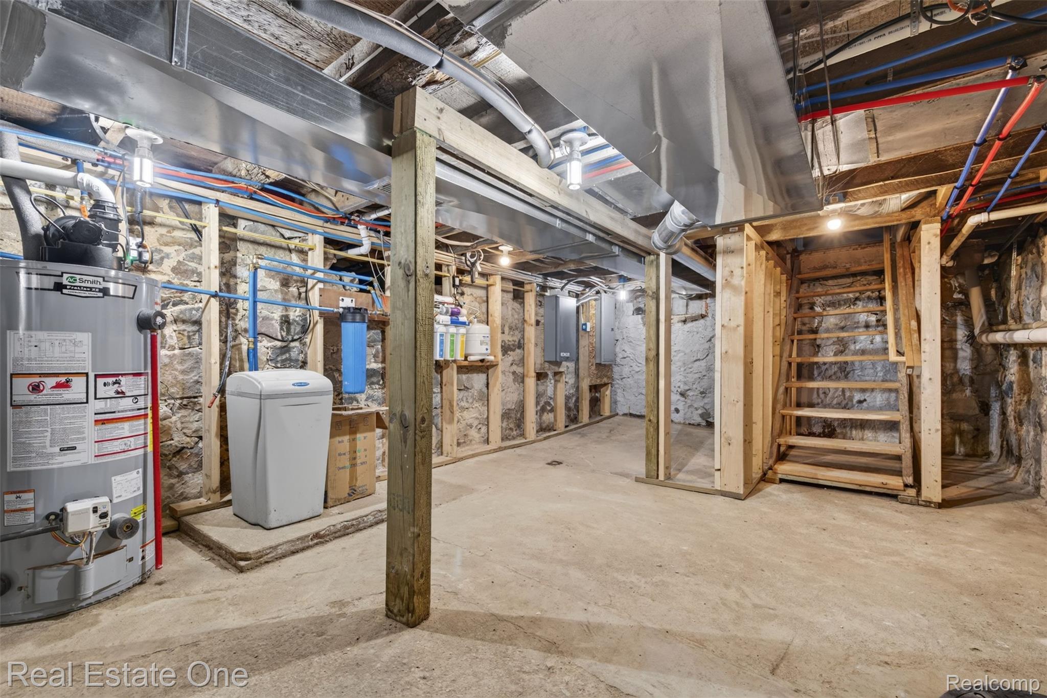 2355 South Sashabaw Road Ortonville, MI 48462 - Photo 39 of 57 45) Basement 2.jpg