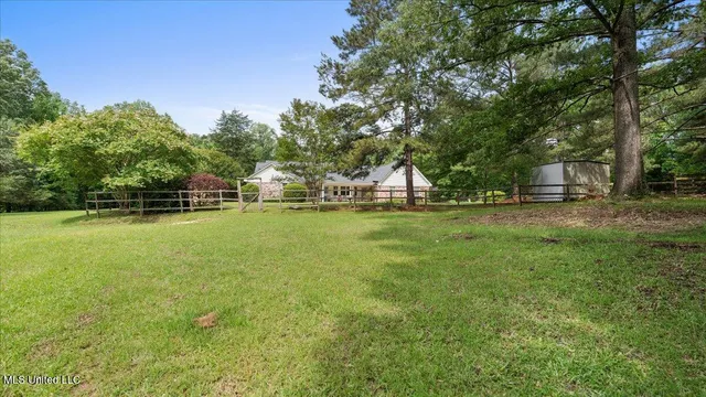 $747,500 | 768 Lake Boulevard, Vicksburg, MS 39180