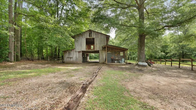 $747,500 | 768 Lake Boulevard, Vicksburg, MS 39180