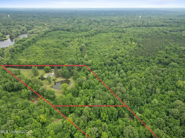 $747,500 | 768 Lake Boulevard, Vicksburg, MS 39180