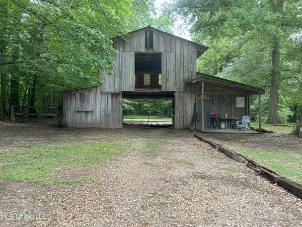 $747,500 | 768 Lake Boulevard, Vicksburg, MS 39180