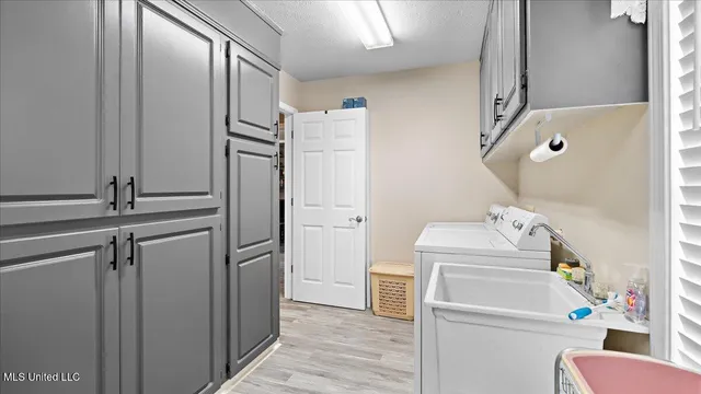 $747,500 | 768 Lake Boulevard, Vicksburg, MS 39180