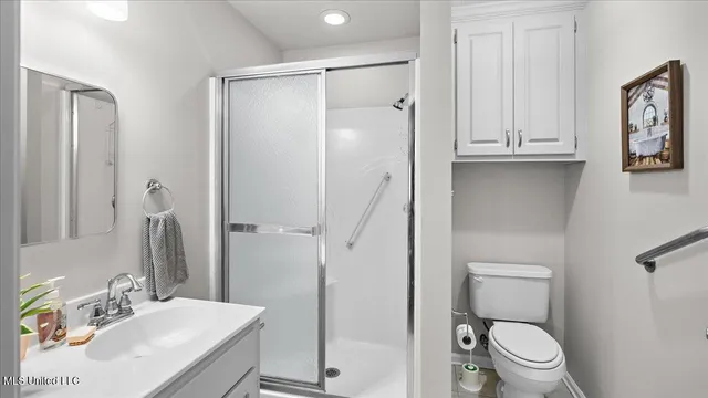 $747,500 | 768 Lake Boulevard, Vicksburg, MS 39180