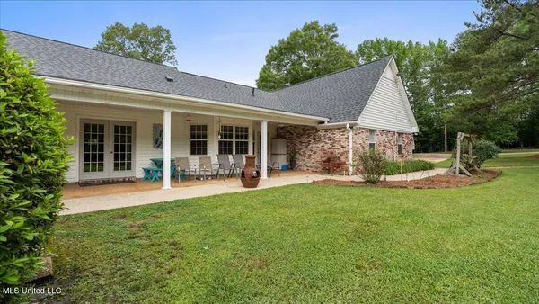 $747,500 | 768 Lake Boulevard, Vicksburg, MS 39180