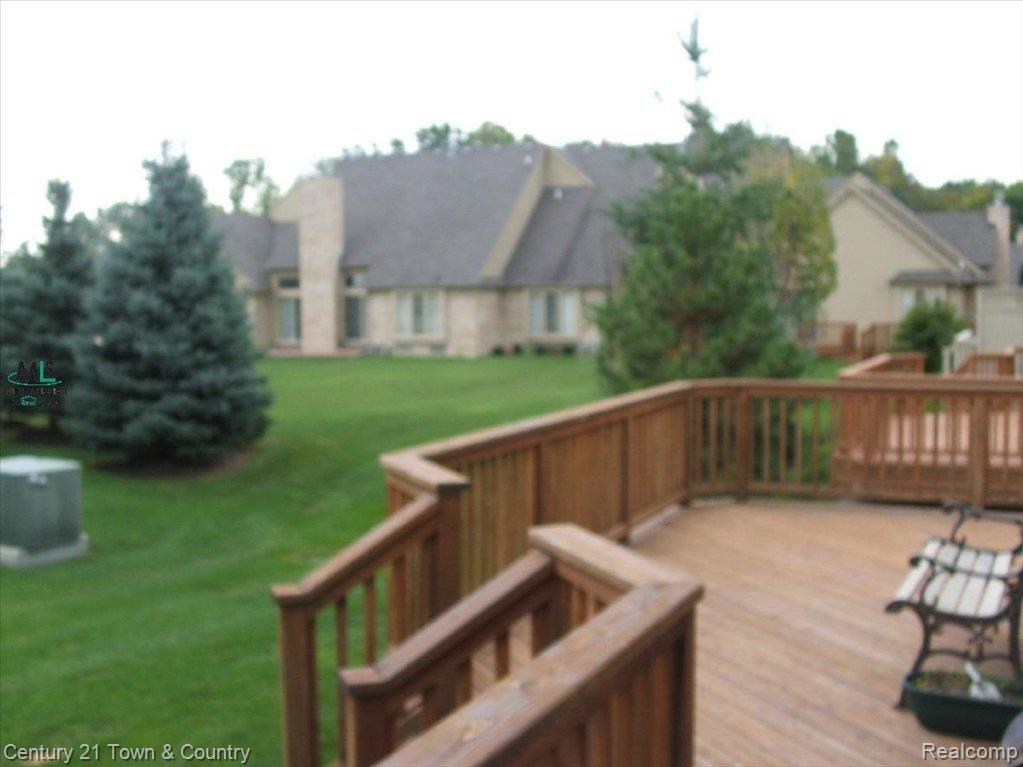 52204 Southview Ridge, Unit 38 Macomb, MI 48042 - Photo 3 of 9 3