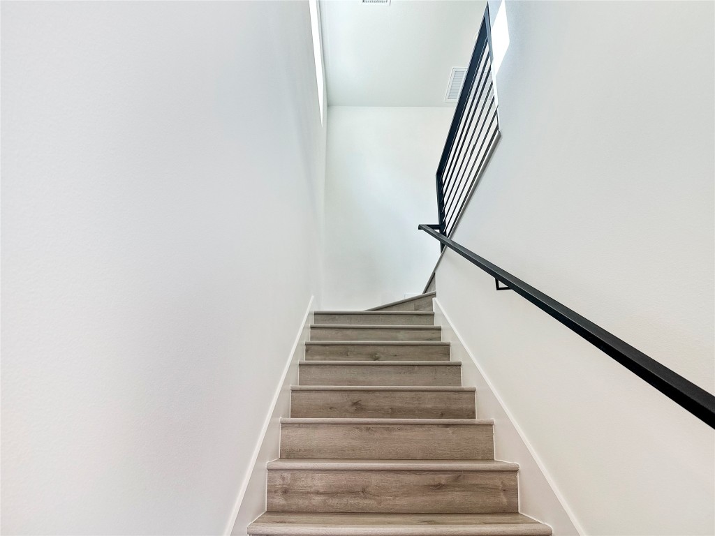 6107 Begonia Circle, Unit 3 Austin, TX 78741 - Photo 12 of 21 a view of entryway
