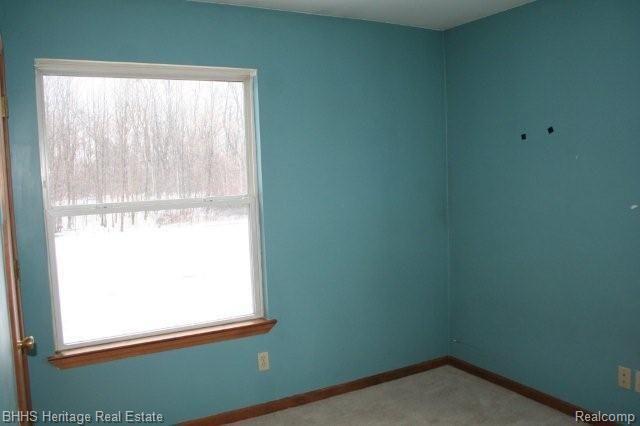 8120 Runyan Lake Road Fenton, MI 48430 - Photo 14 of 19 Bedroom