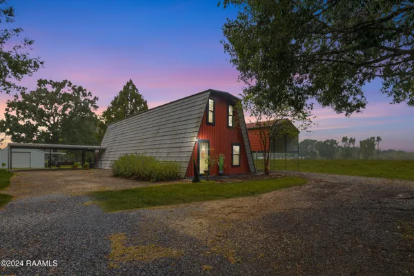 $300,000 | 135 Woodys Lane, Sunset, LA 70584