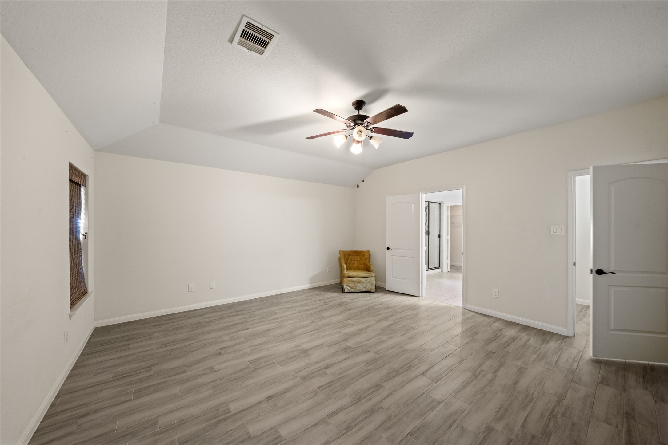 9107 Nina Road Conroe, TX 77304 - Photo 14 of 30 Primary Bedroom