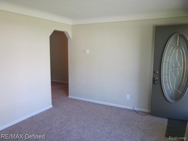 740 Elizabeth Street Rochester, MI 48307 - Photo 17 of 24 Living Room to Hall