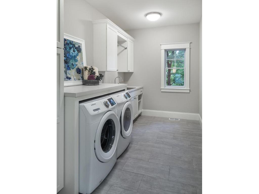 28015 Woodside Road Shorewood, MN 55331 - Photo 13 of 24