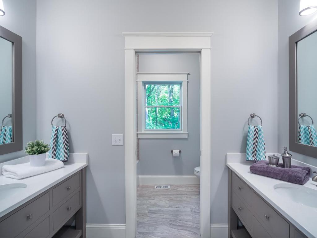 28015 Woodside Road Shorewood, MN 55331 - Photo 18 of 24