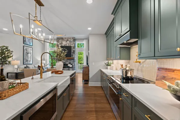 $689,900 | 1125 St Andrews Drive, Oxford, CT 06478