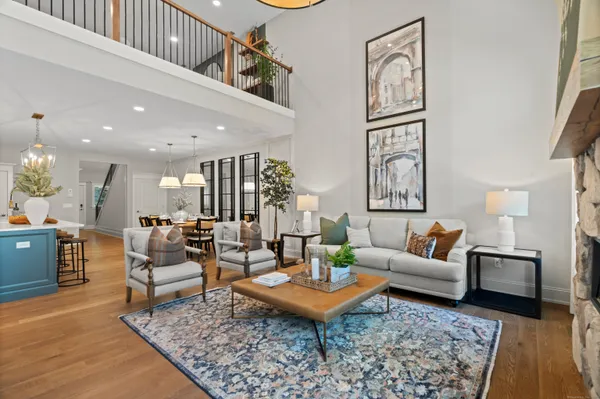 $689,900 | 1125 St Andrews Drive, Oxford, CT 06478