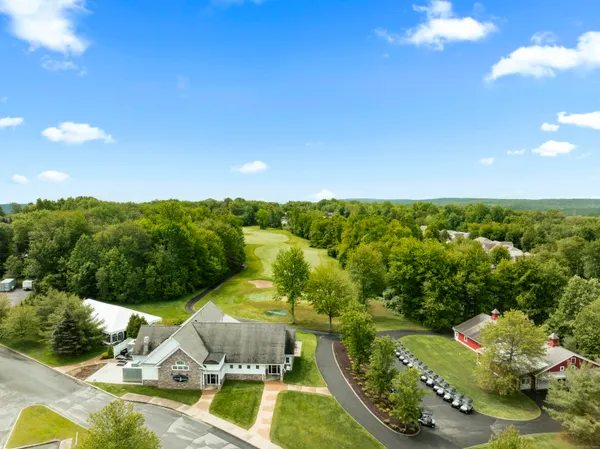 $689,900 | 1125 St Andrews Drive, Oxford, CT 06478