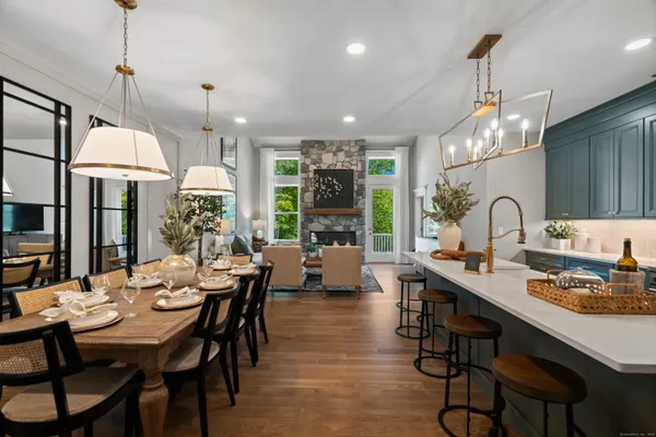 $689,900 | 1125 St Andrews Drive, Oxford, CT 06478