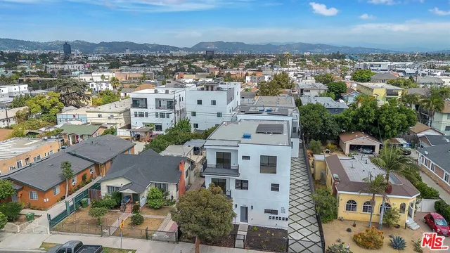 $3,752 | 4701 Saturn Street, Los Angeles, CA 90019