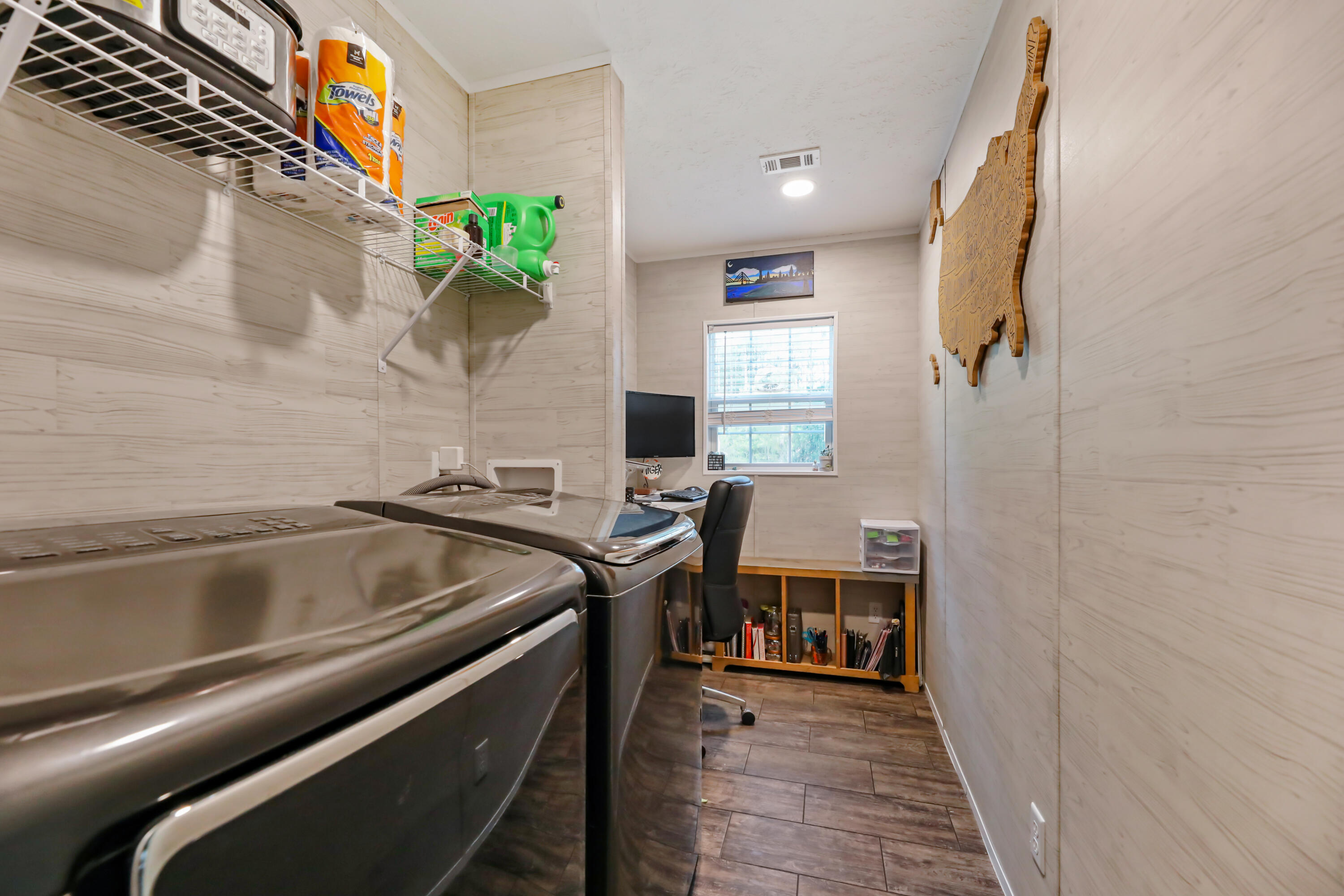 2344 Bethera Road Bonneau, SC 29431 - Photo 10 of 29 Laumdry/ Home Office