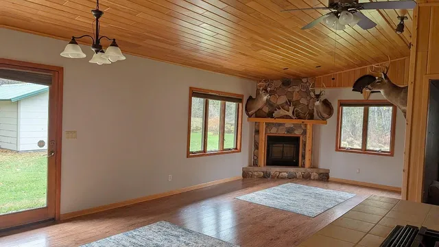 $250,000 | 1637 Wakely Road, Cook, MN 55723