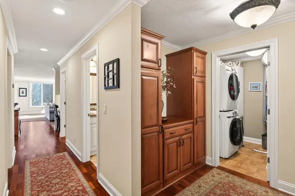 $469,900 | 2670 Commerce Boulevard, Unit 202, Mound, MN 55364