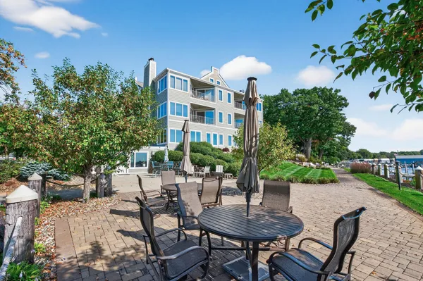 $469,900 | 2670 Commerce Boulevard, Unit 202, Mound, MN 55364