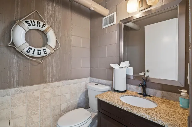 $500,000 | 2670 Commerce Boulevard, Unit 202, Mound, MN 55364