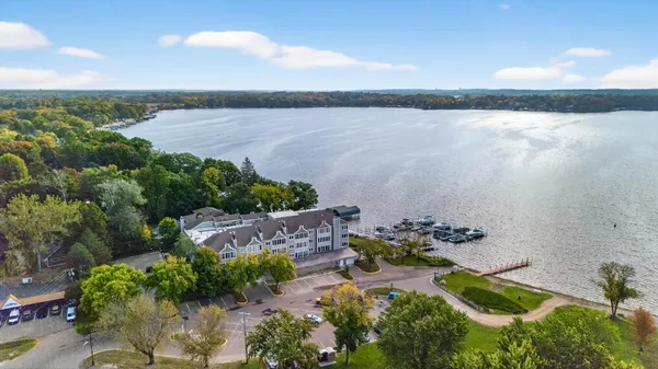 $469,900 | 2670 Commerce Boulevard, Unit 202, Mound, MN 55364