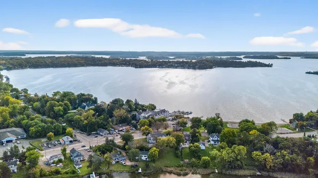 $500,000 | 2670 Commerce Boulevard, Unit 202, Mound, MN 55364