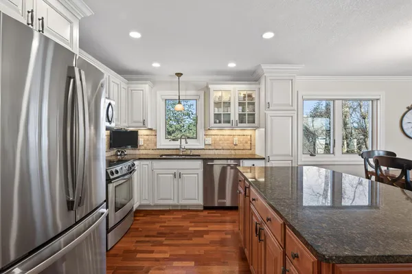 $469,900 | 2670 Commerce Boulevard, Unit 202, Mound, MN 55364