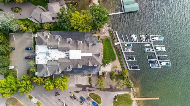 $500,000 | 2670 Commerce Boulevard, Unit 202, Mound, MN 55364