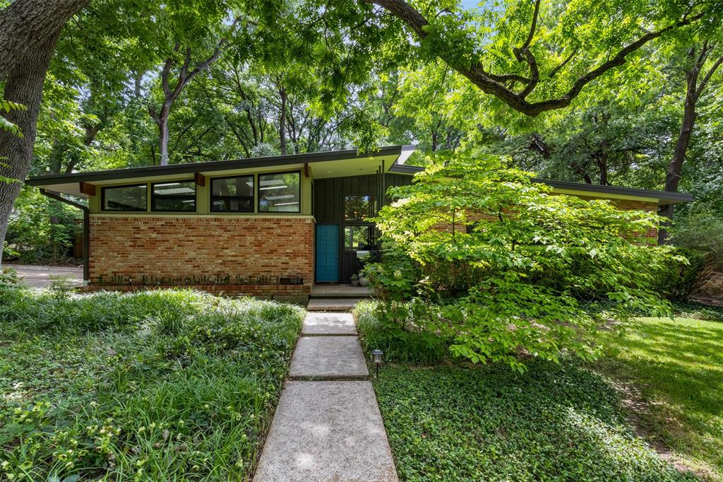 989 North Rustic Circle Dallas, TX 75218 - Photo 1 of 40