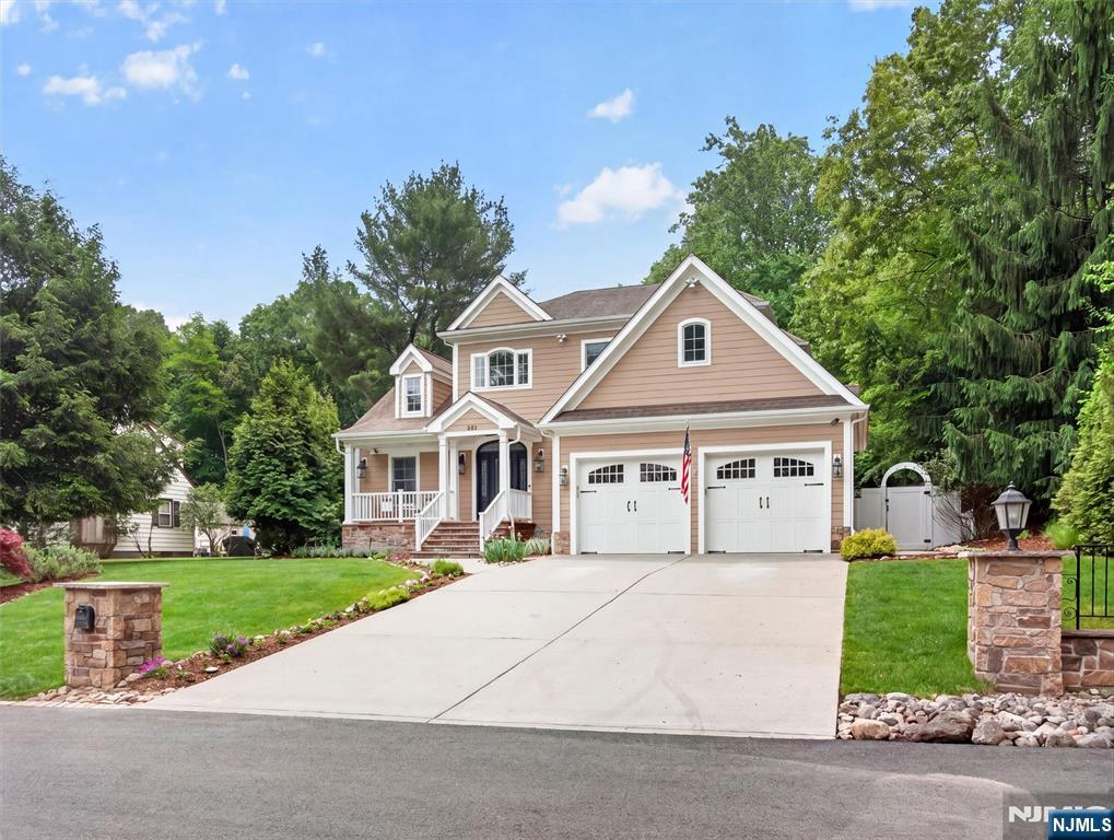 444 Lake Road Wyckoff, NJ 07481 - Photo 4 of 50