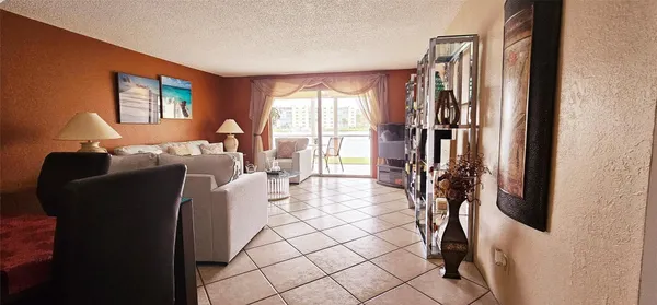 $2,000 | 121 Southeast 3rd Avenue, Unit 106, Dania Beach, FL 33004